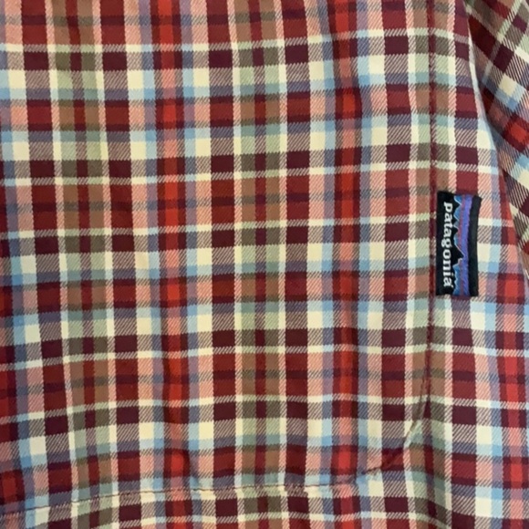 Patagonia plaid organic cotton button down size L - Picture 3 of 6